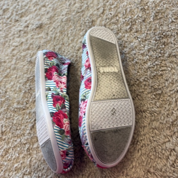 Floral Printed Toms Alpargata - Picture 7 of 7
